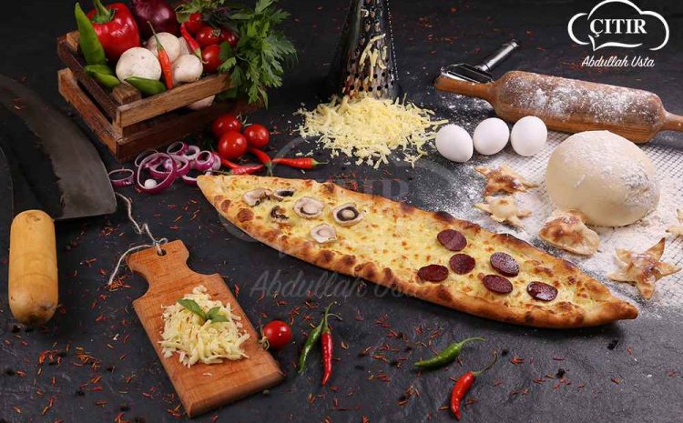 Kaşarlı Sucuklu Pide